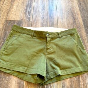 Women’s Board Shorts in olive green m, size 5